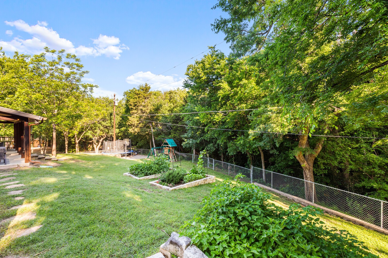 9337 Hill Lane