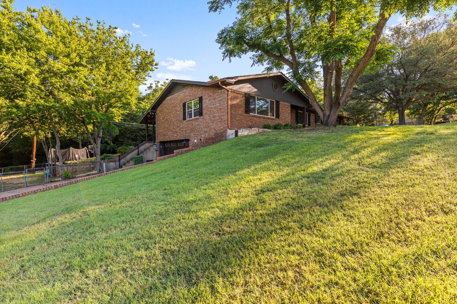 9337 Hill Lane