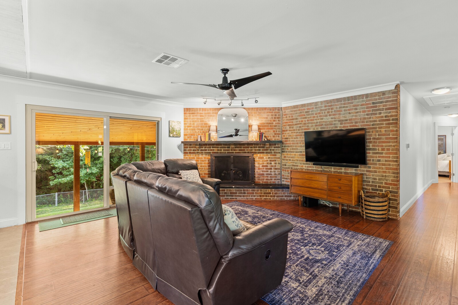 9337 Hill Lane