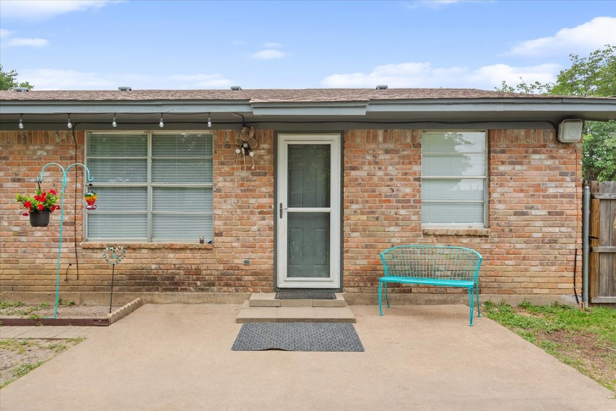 208 Alamosa Drive