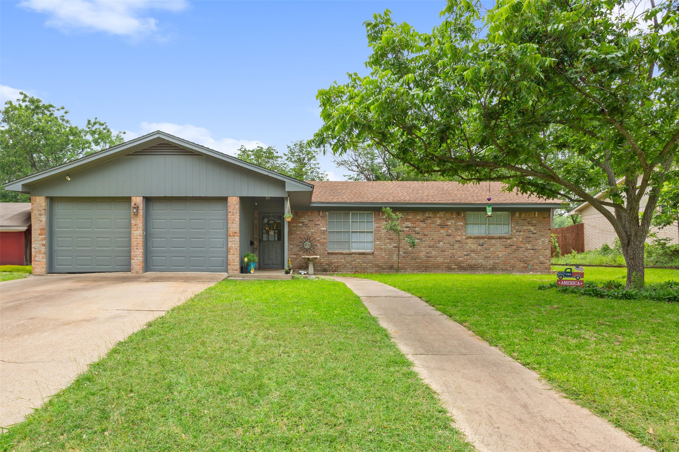 208 Alamosa Drive