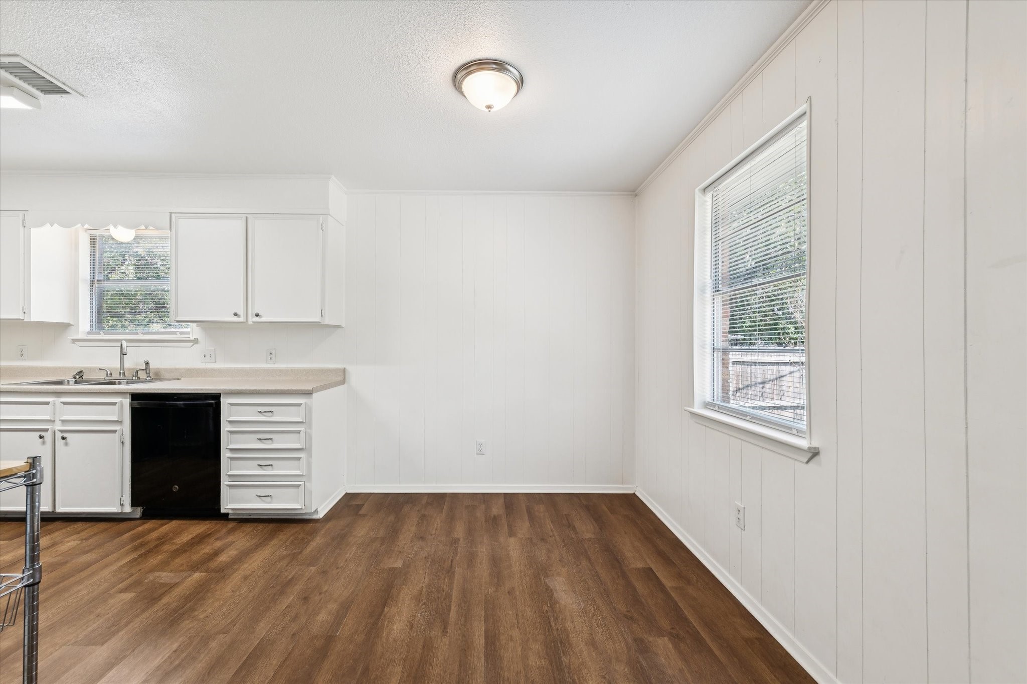 208 Alamosa Drive