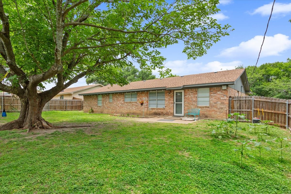 208 Alamosa Drive