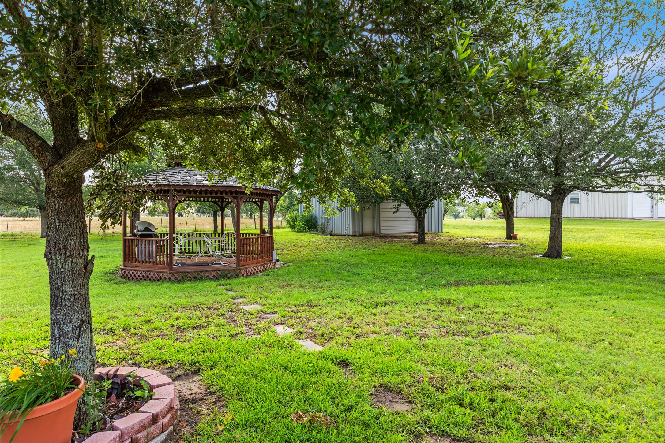 1419 Hinchliffe Road