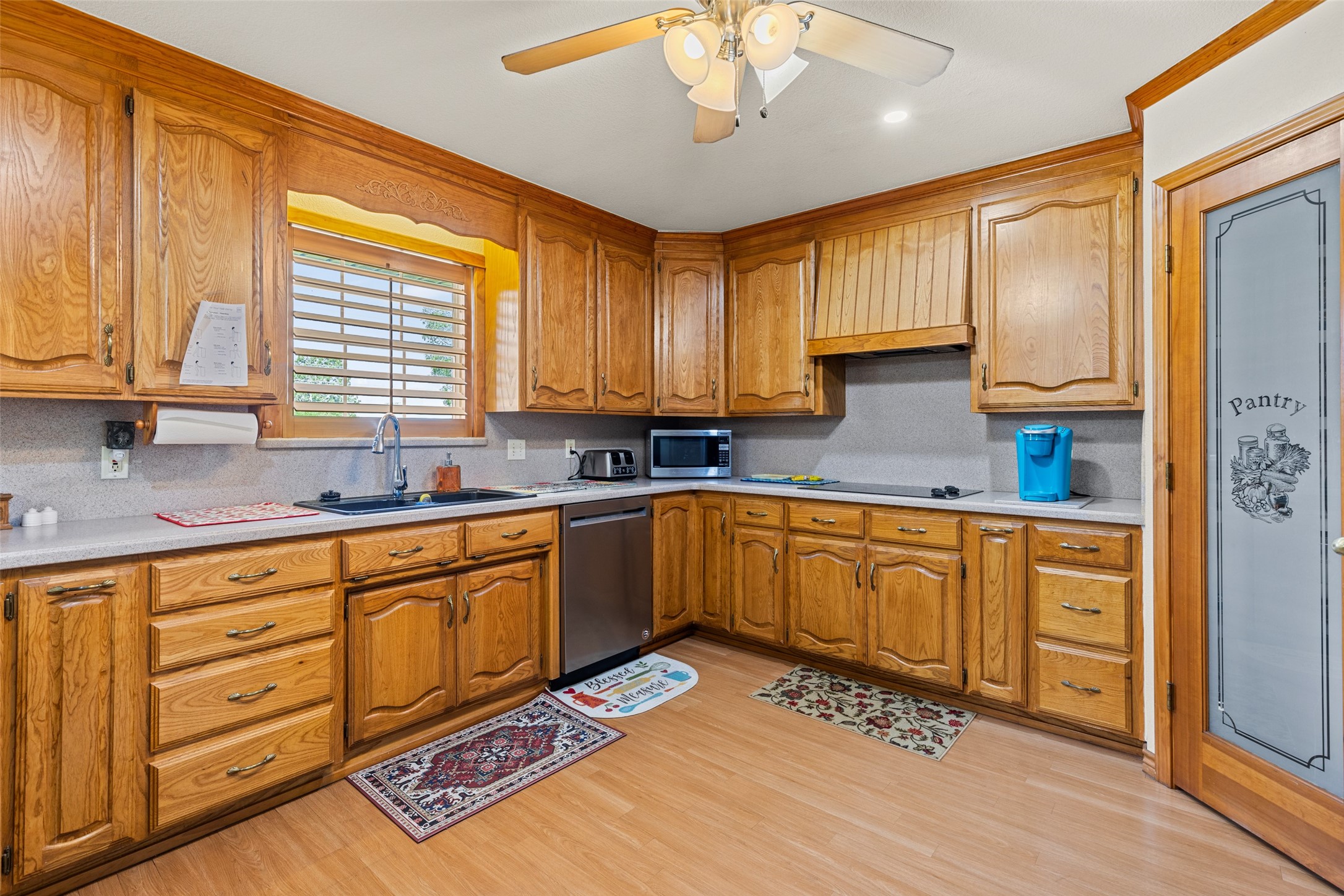 1419 Hinchliffe Road