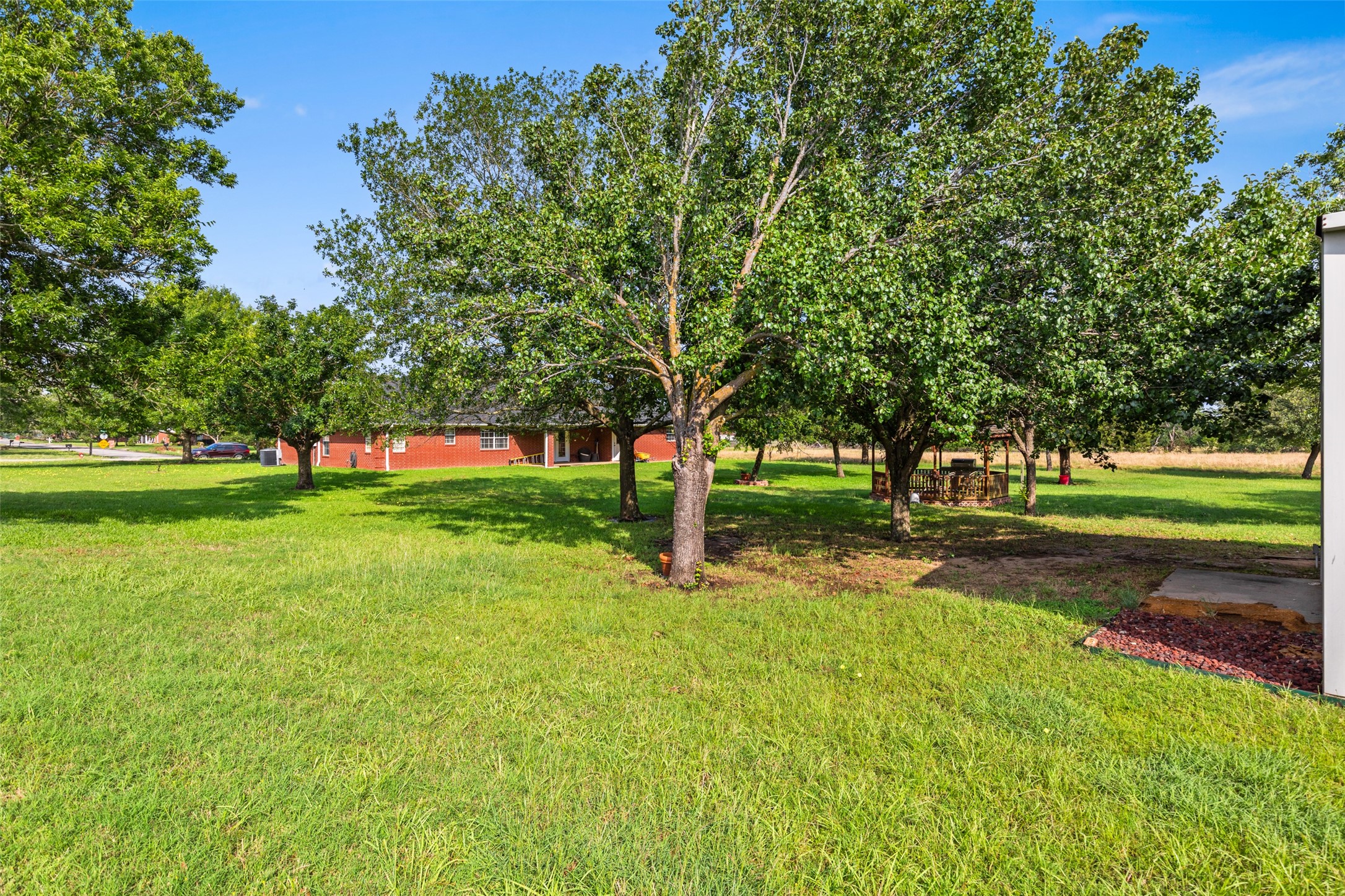 1419 Hinchliffe Road