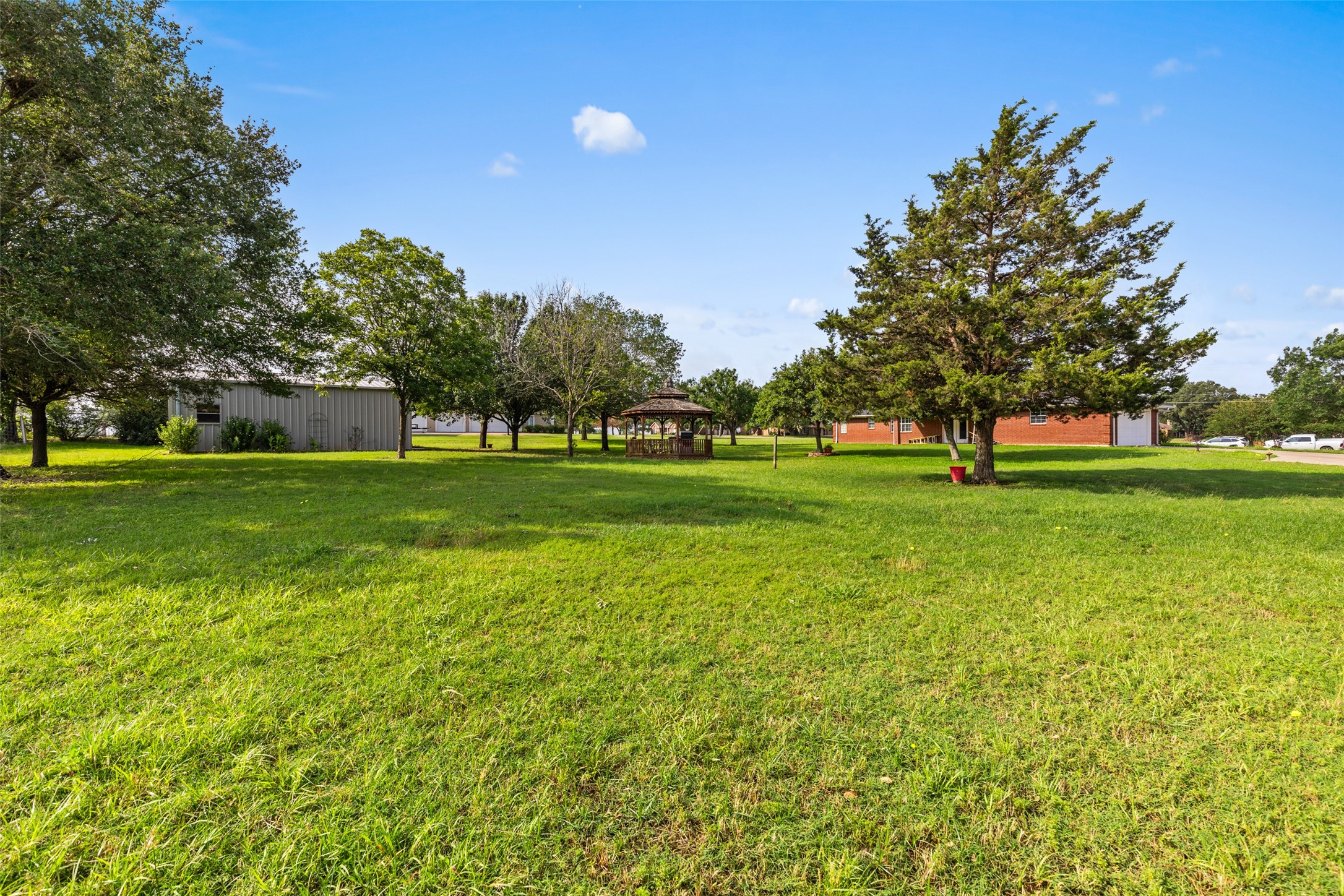1419 Hinchliffe Road