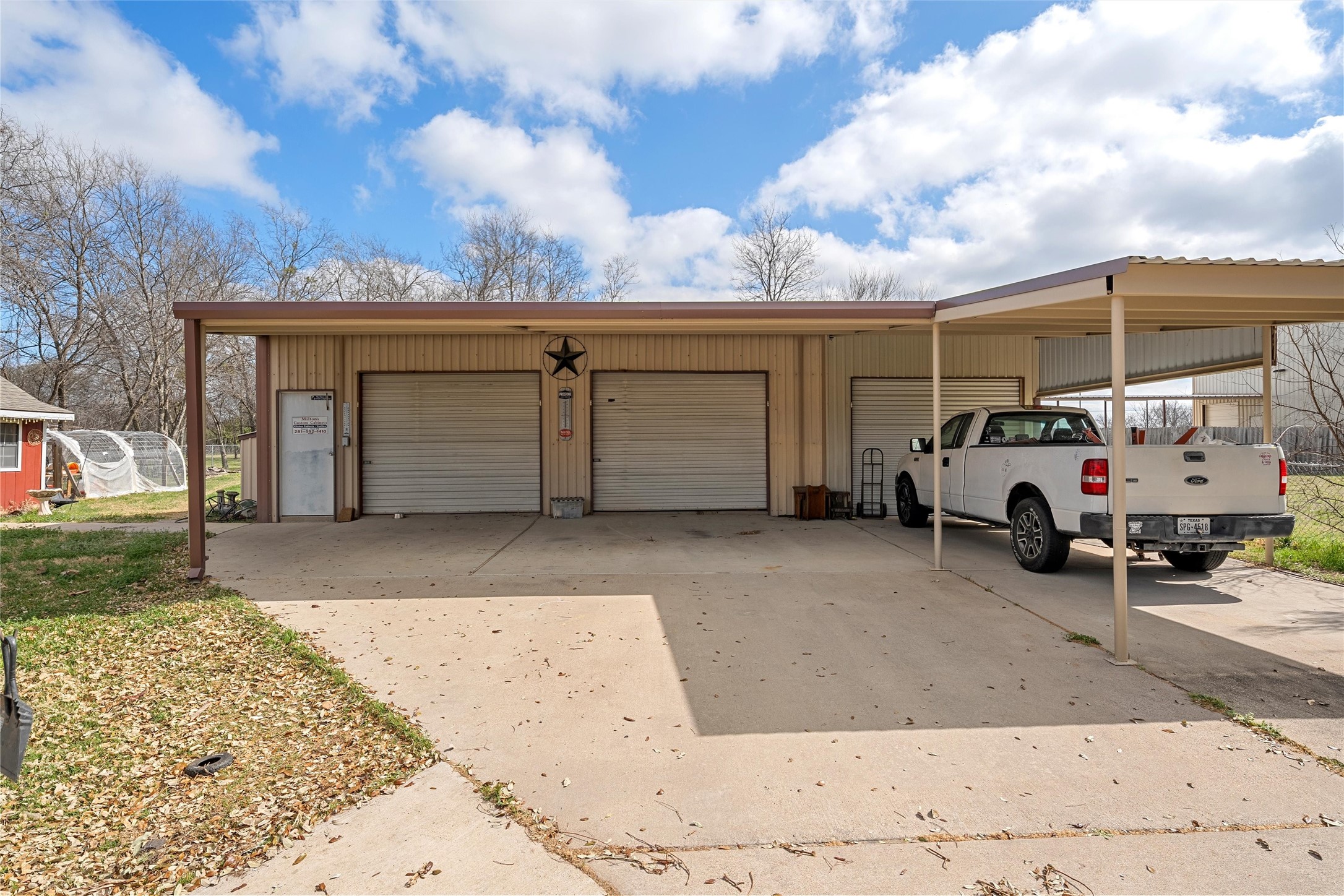 1038 S Old Robinson Road