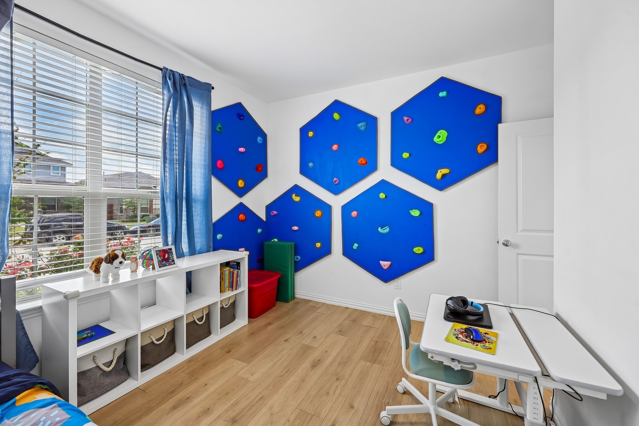 3147 Blossom Trail