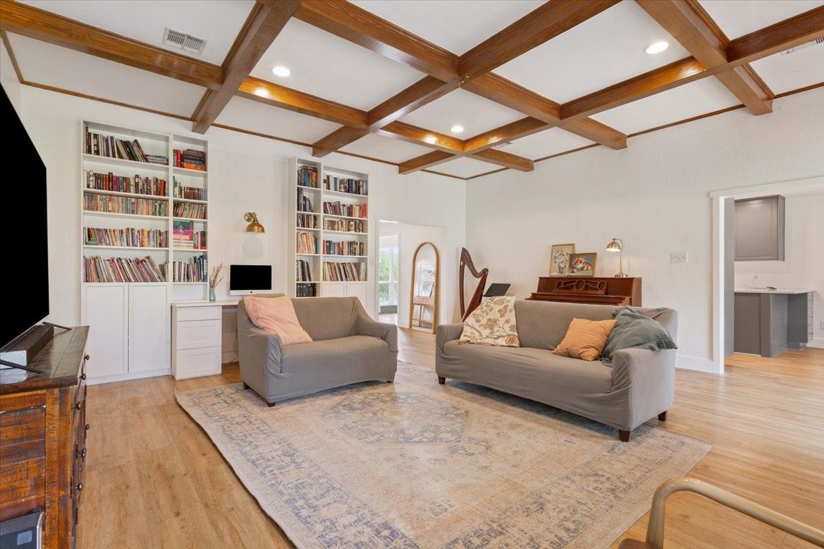 10025 Forest View Drive