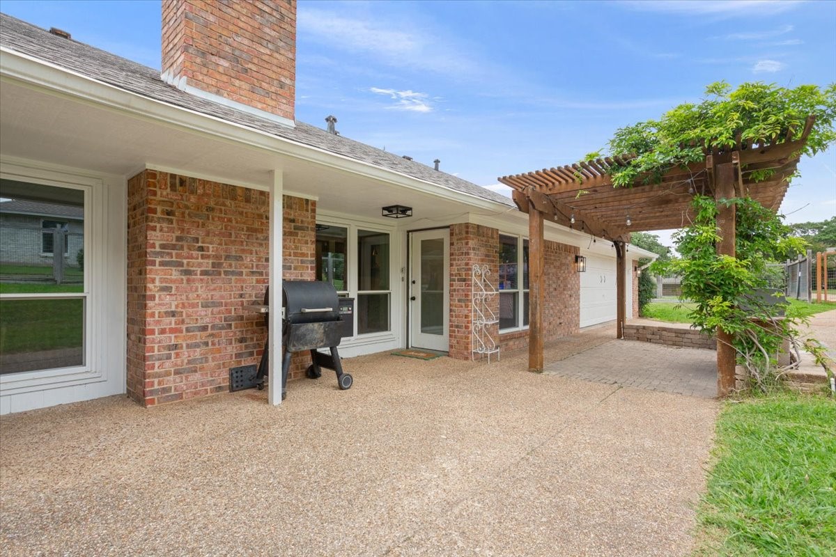 10025 Forest View Drive