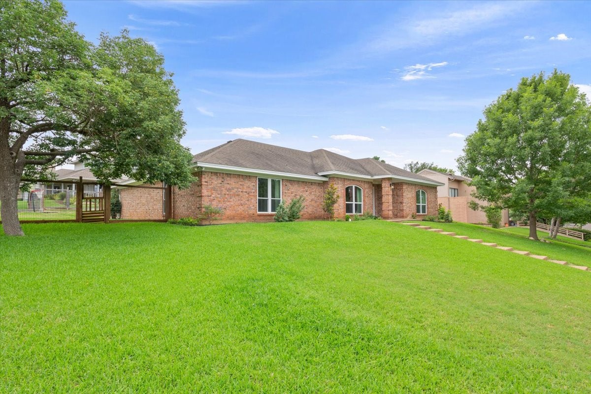 10025 Forest View Drive