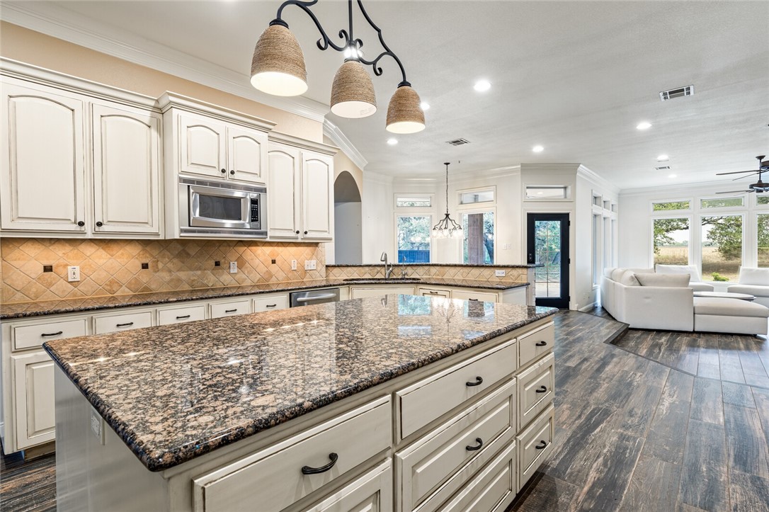 295 Settlers Creek Trail