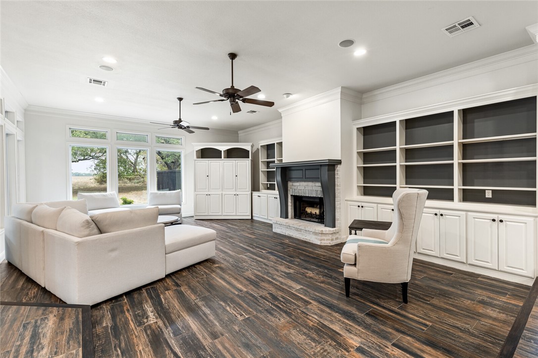 295 Settlers Creek Trail