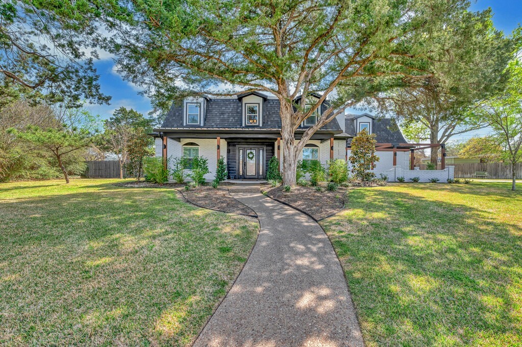 903 Arlington Drive