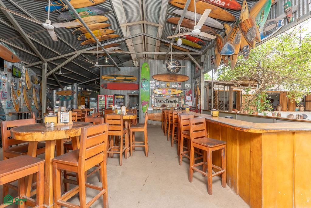 Restaurant Surf Shack Burgers & Wings