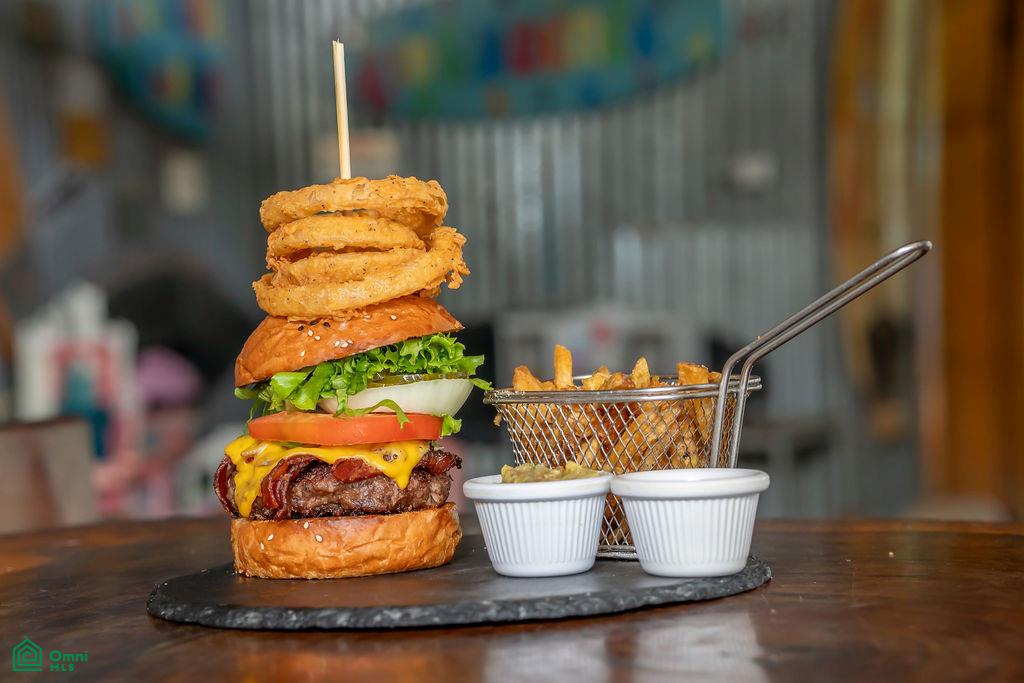 Restaurant Surf Shack Burgers & Wings