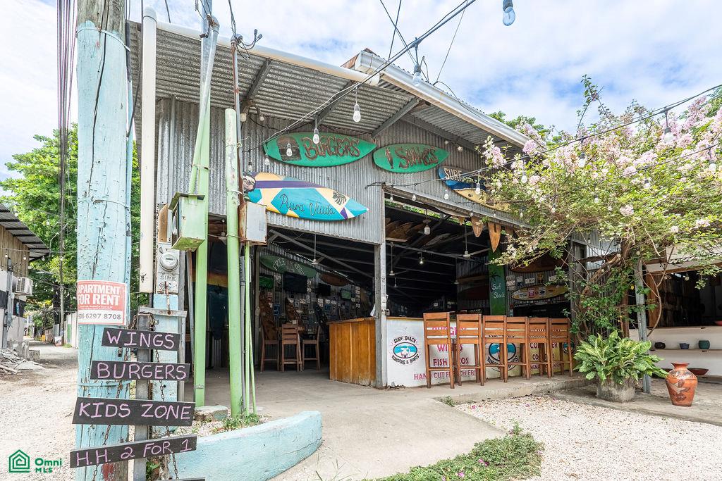 Restaurant Surf Shack Burgers & Wings