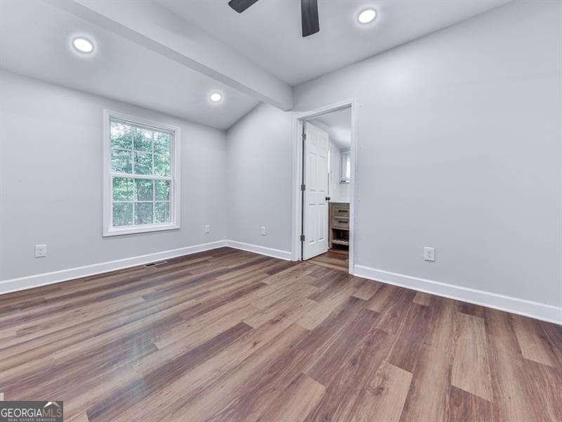 6 Hillside Avenue SE