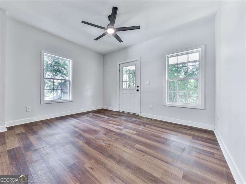 6 Hillside Avenue SE