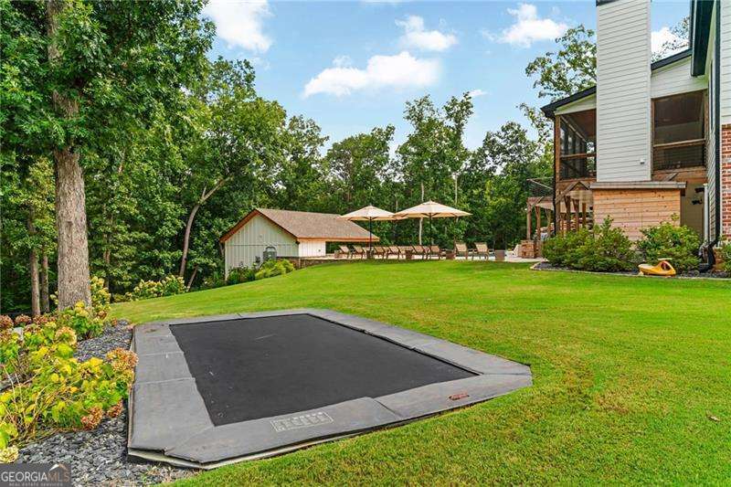 128 Creekview Lane