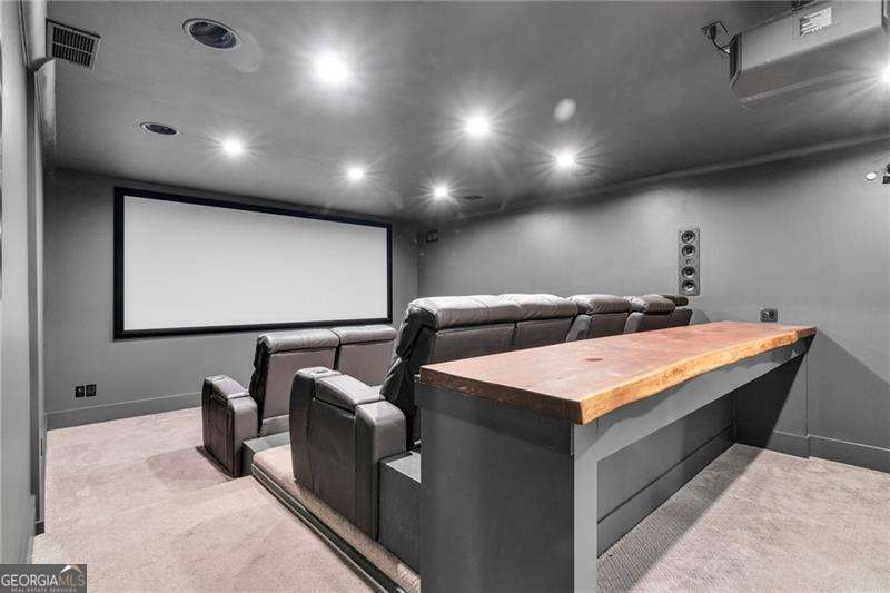 128 Creekview Lane