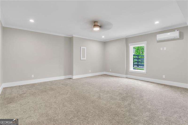 128 Creekview Lane