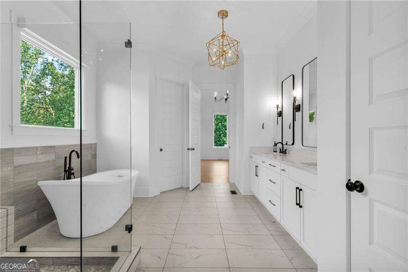 128 Creekview Lane