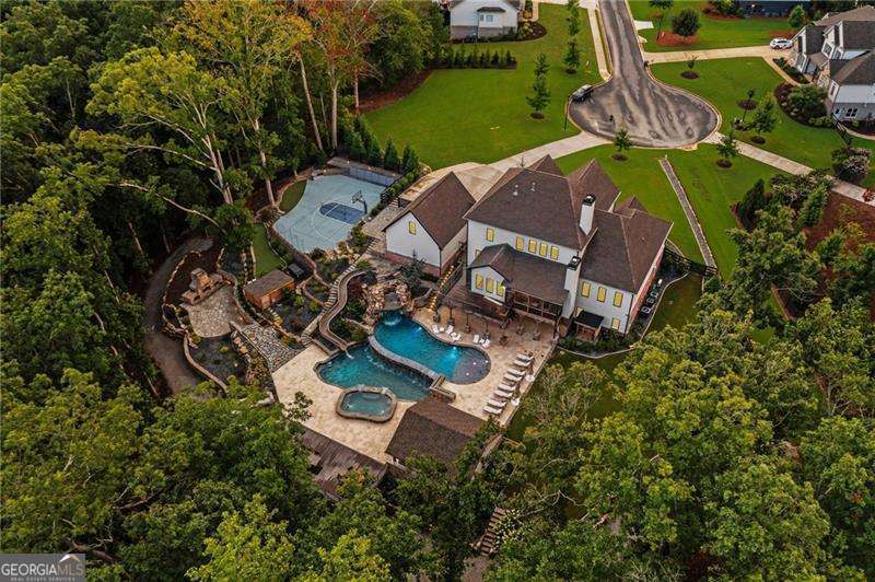 128 Creekview Lane