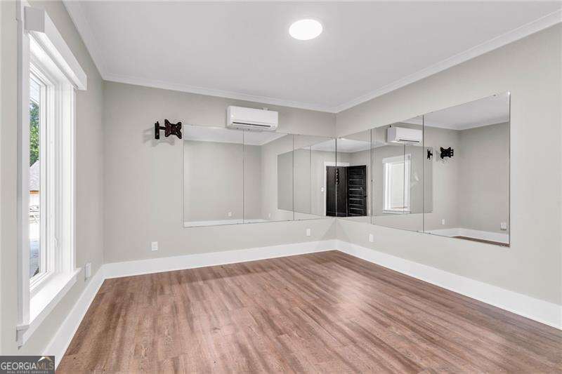 128 Creekview Lane