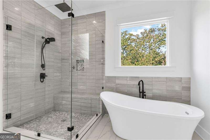 128 Creekview Lane