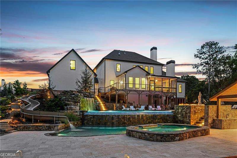 128 Creekview Lane