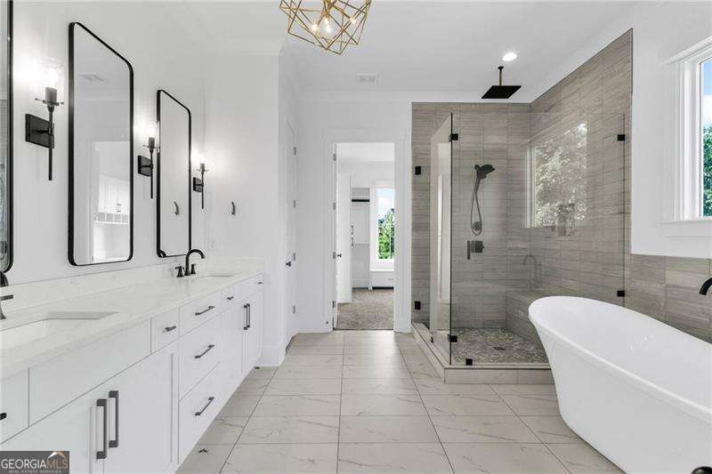 128 Creekview Lane