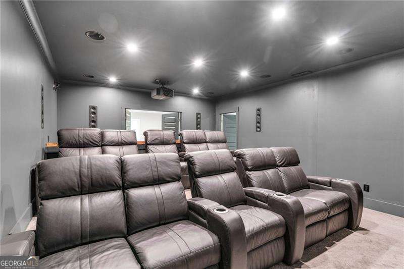 128 Creekview Lane