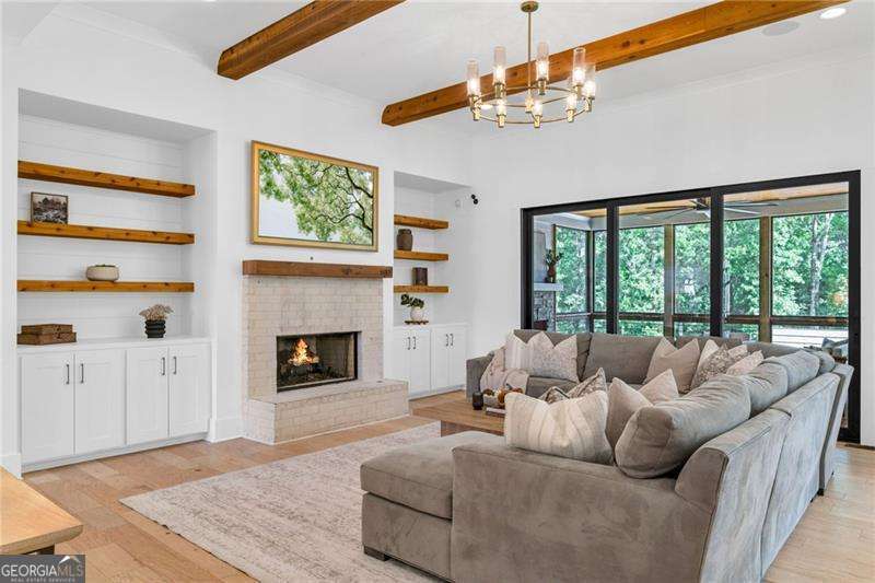 128 Creekview Lane