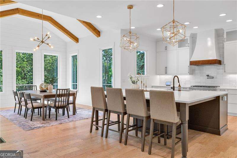 128 Creekview Lane