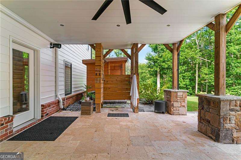 128 Creekview Lane