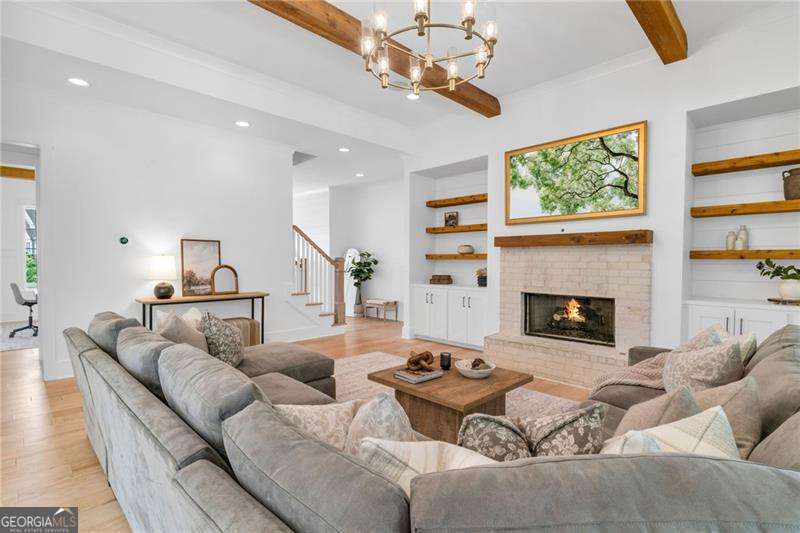 128 Creekview Lane