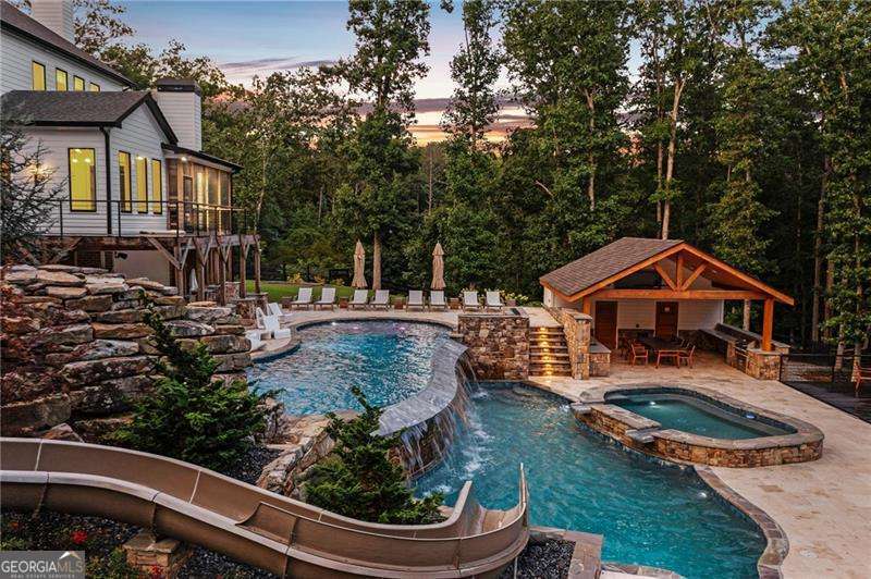 128 Creekview Lane