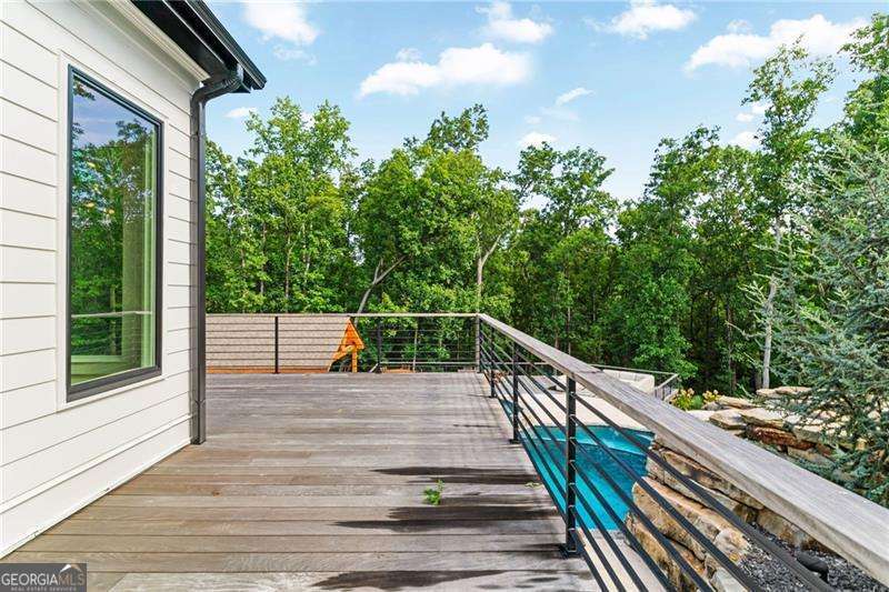 128 Creekview Lane