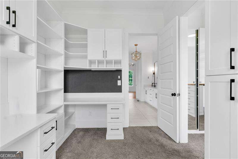 128 Creekview Lane