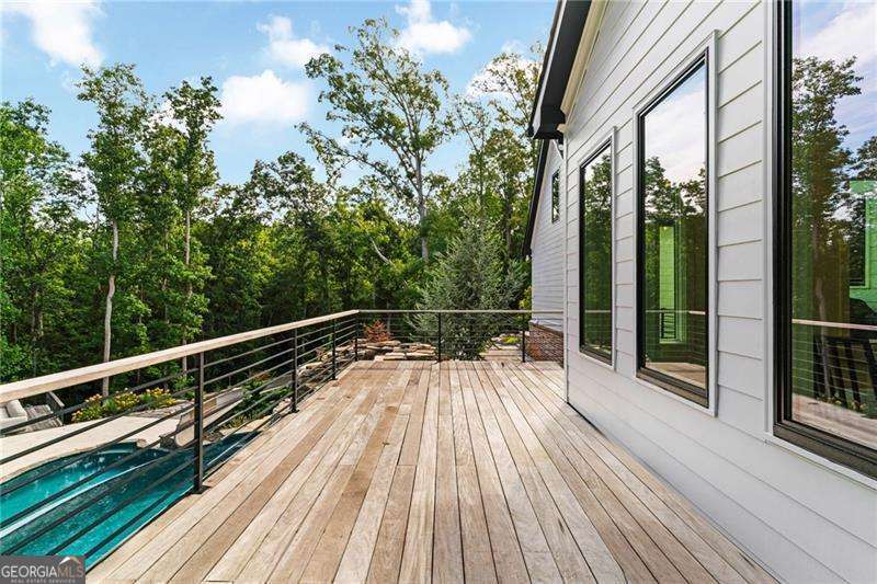 128 Creekview Lane