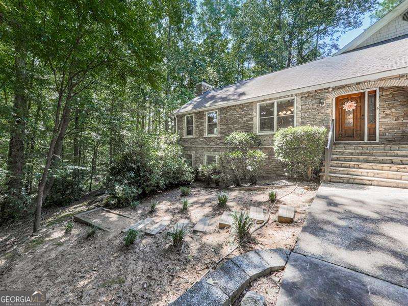 5855 Wills Lake Road, Cumming