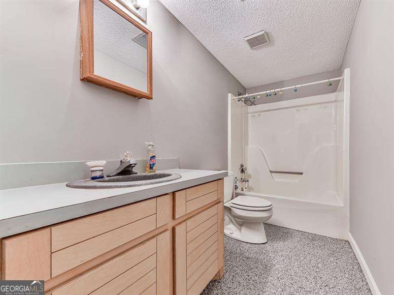 5855 Wills Lake Road, Cumming