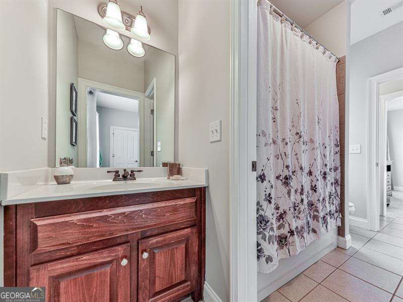 1076 Pinyan Lane, Canton