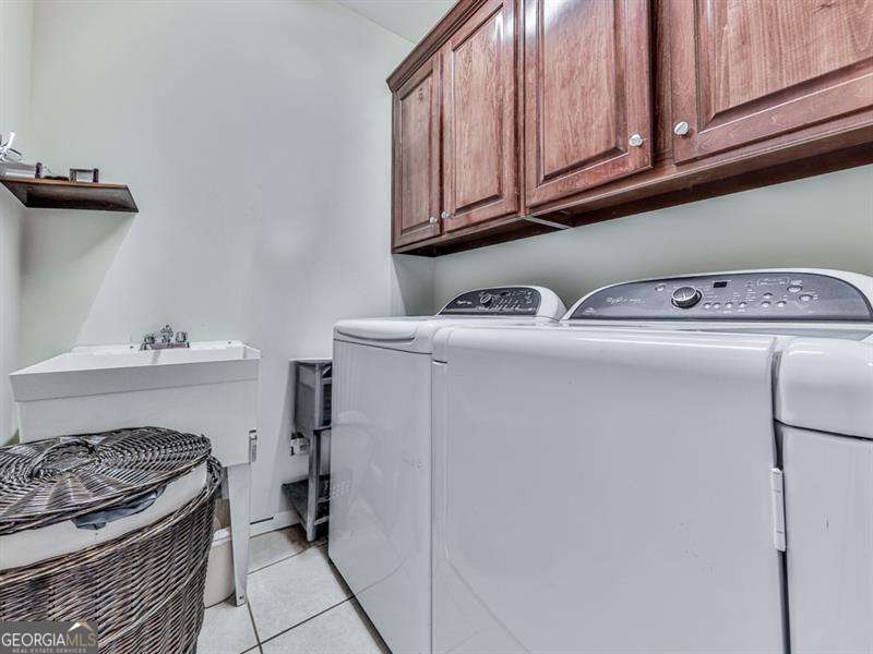 1076 Pinyan Lane, Canton