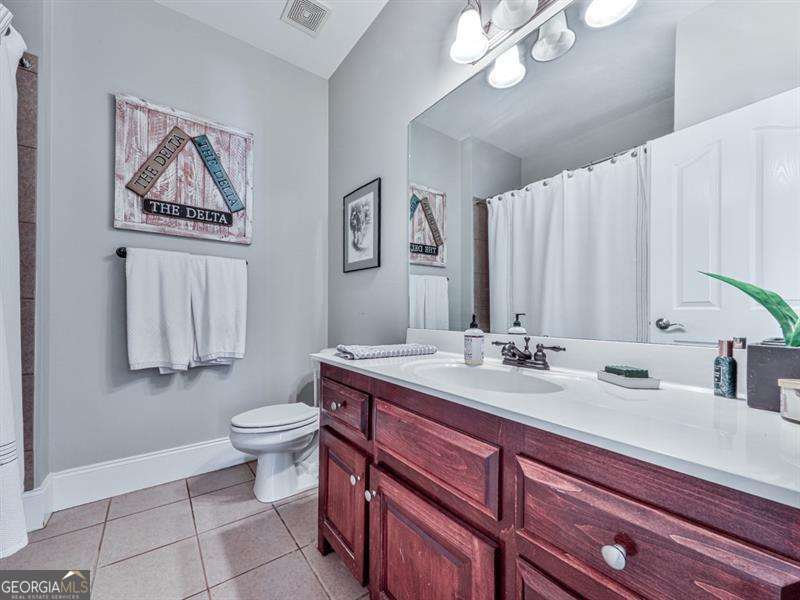 1076 Pinyan Lane, Canton