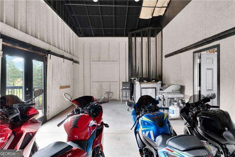 3547 Reavis Mountain Road