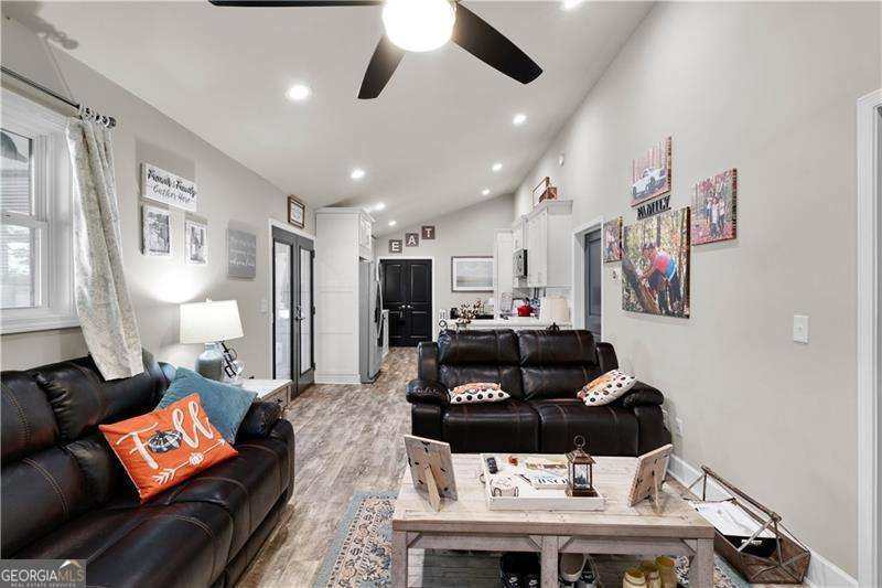 3547 Reavis Mountain Road