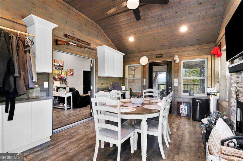 3547 Reavis Mountain Road